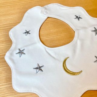 〔ベビー・キッズ〕No.27　刺繍スタイ　お星さま　ラッピングサービスあり(ベビースタイ/よだれかけ)