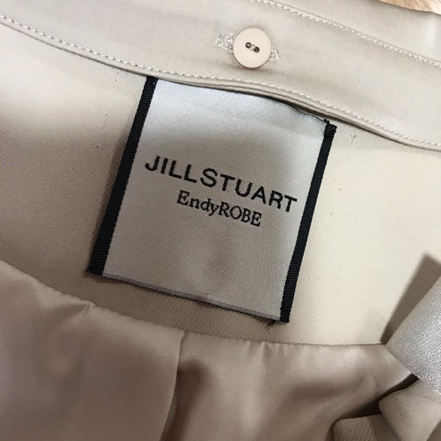 JILLSTUART(ジルスチュアート)の未使用　ジルスチュアート　エンディローブ　上品おりぼんジャケット／トッカ好きも レディースのジャケット/アウター(ノーカラージャケット)の商品写真