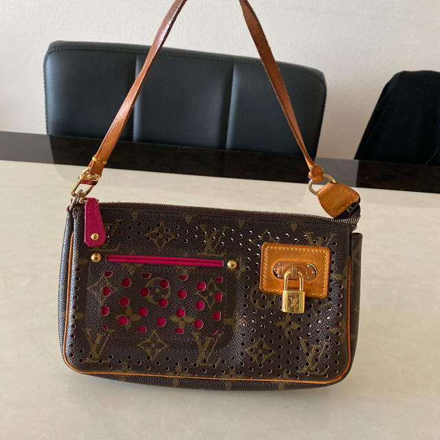 LOUIS VUITTON☆モノグラム　ペルフォショルダーバッグ