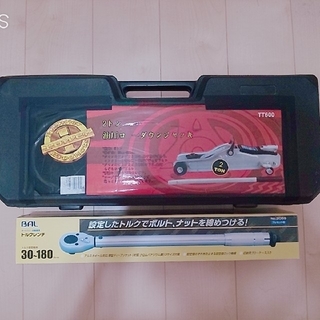 のりさま専用です🌼 自動車用 油圧式ジャッキとトルクレンチのセット(メンテナンス用品)