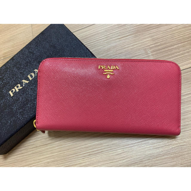 PRADA プラダ 長財布