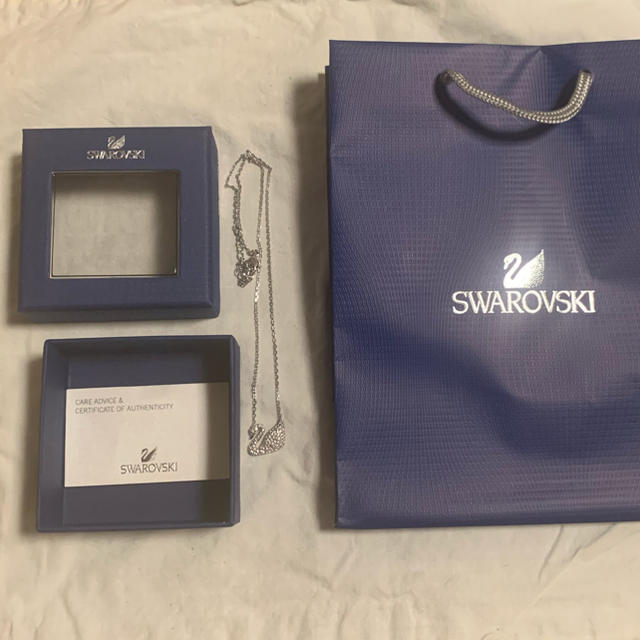 SWAROVSKI(スワロフスキー)のSWAROVSKI スワロフスキー　SWAN ネックレス　ペンダント レディースのアクセサリー(ネックレス)の商品写真