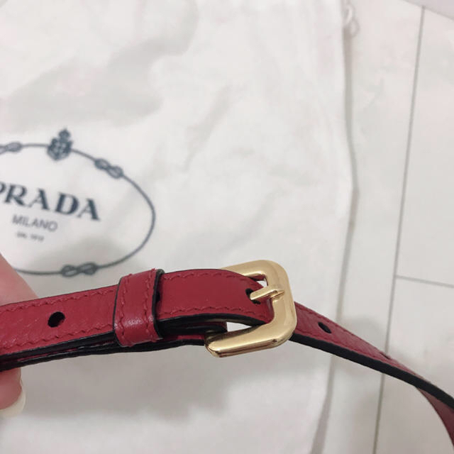 PRADA(プラダ)のPRADA/プラダ◇ショルダー◇バッグ◇レッド・赤 レディースのバッグ(ショルダーバッグ)の商品写真