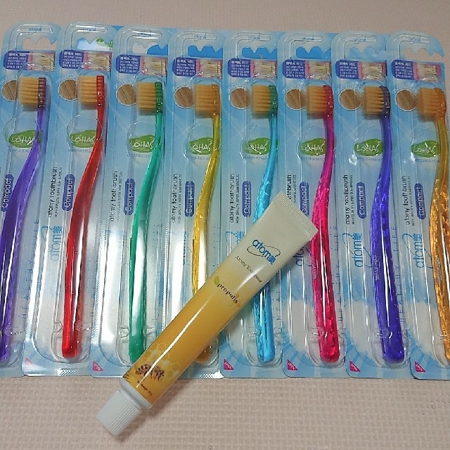 アトミ化粧品 歯ブラシ8本 歯みがき50gの通販 by そらら's shop｜ラクマ
