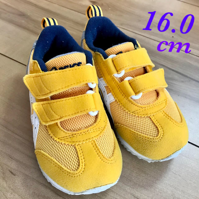 asics(アシックス)のアシックス キッズシューズ 16センチ キッズ/ベビー/マタニティのキッズ靴/シューズ(15cm~)(スニーカー)の商品写真