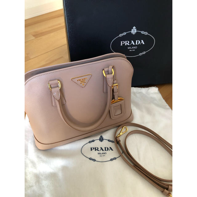 再入荷定番 PRADA - PRADA プラダ クリステン サフィアーノレザー