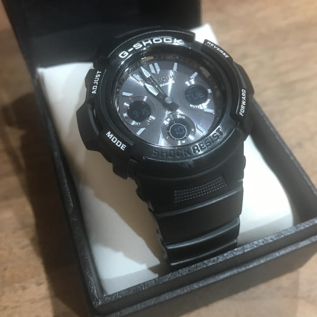 値下げ　カシオ　G-SHOCK awg-m100bw