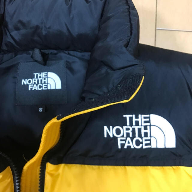 THE NORTH FACE(ザノースフェイス)のAkira様専用！THE NORTH FACE Nuptse Vest  美品 メンズのジャケット/アウター(ダウンベスト)の商品写真