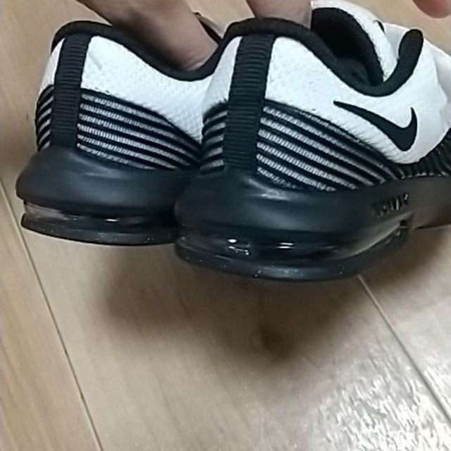 NIKE(ナイキ)のあやさん☆専用 キッズ/ベビー/マタニティのキッズ靴/シューズ(15cm~)(スニーカー)の商品写真