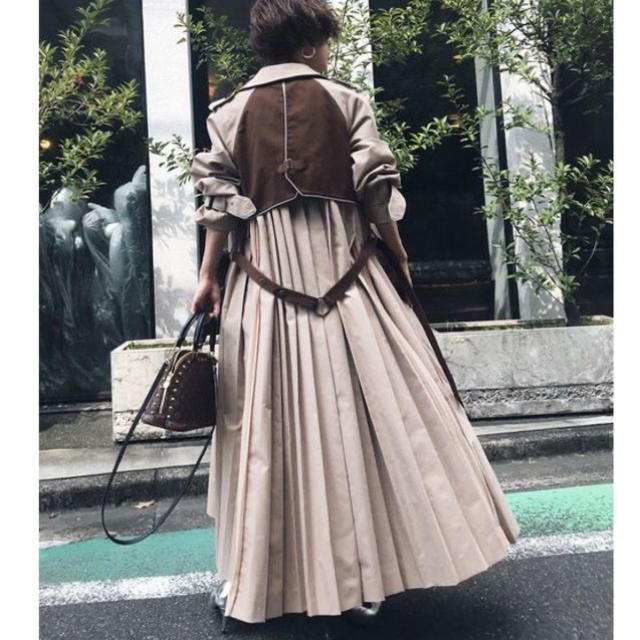 Ameri VINTAGE(アメリヴィンテージ)の Ameri ☆ VARIOUS BACK PLEATS TRENCH  レディースのジャケット/アウター(トレンチコート)の商品写真