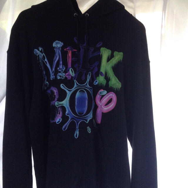MILKBOY ロゴ入り パーカー 美品-