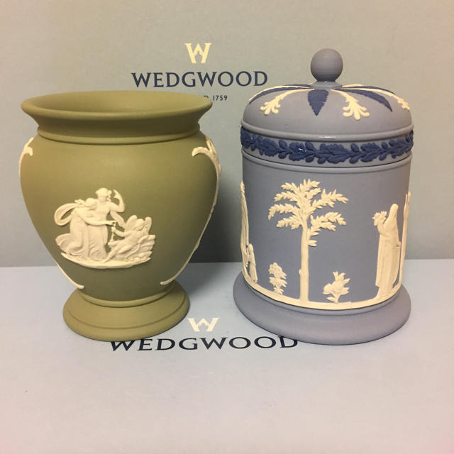 WEDGWOOD(ウェッジウッド)の新品 未使用 ウェッジウッド ジャスパー セージグリーン 花瓶 フラワーベース  インテリア/住まい/日用品のインテリア小物(花瓶)の商品写真