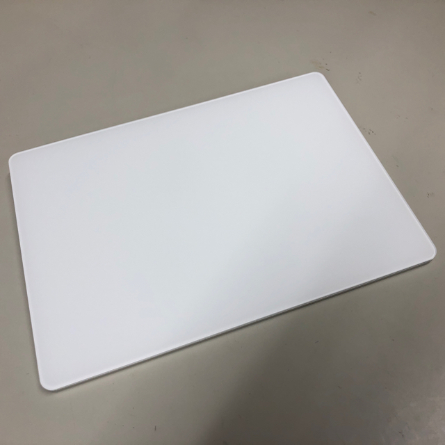 アップル　マジックトラックパッド2 Apple magic trackpad2スマホ/家電/カメラ