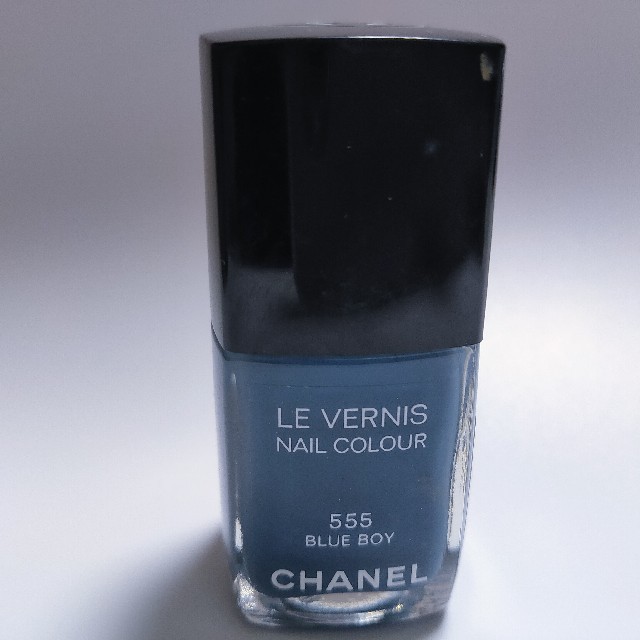 CHANEL(シャネル)のCHANEL　ヴェルニ　555　ブルーボーイ コスメ/美容のネイル(マニキュア)の商品写真