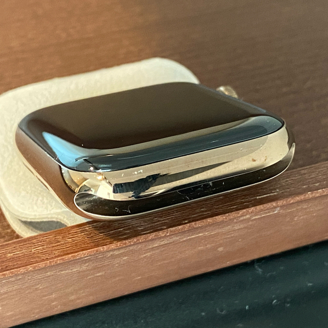 Apple Watch(アップルウォッチ)のApple Watch 4 Cellular 44mm ゴールドステンレス メンズの時計(腕時計(デジタル))の商品写真