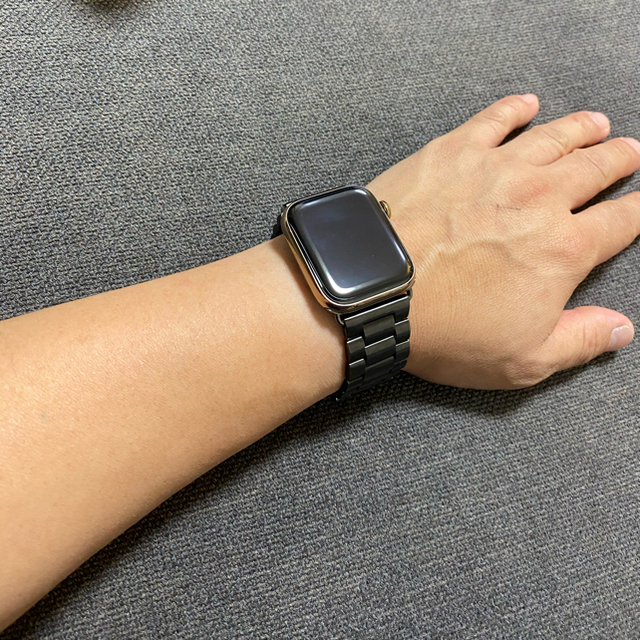 Apple Watch(アップルウォッチ)のApple Watch 4 Cellular 44mm ゴールドステンレス メンズの時計(腕時計(デジタル))の商品写真