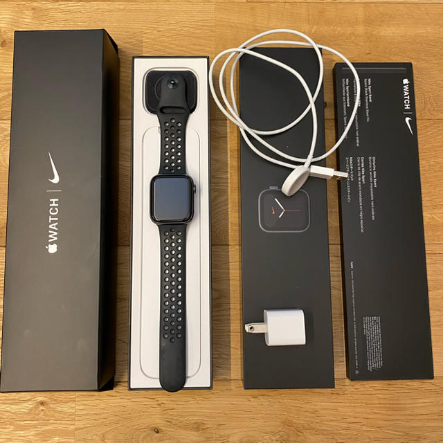 Apple Watch(アップルウォッチ)のApple Watch Nike series5(GPS) メンズの時計(腕時計(デジタル))の商品写真