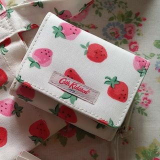 キャスキッドソン(Cath Kidston)のキャスキッドソン♡スイートストロベリー　財布　新品　匿名配送!(財布)