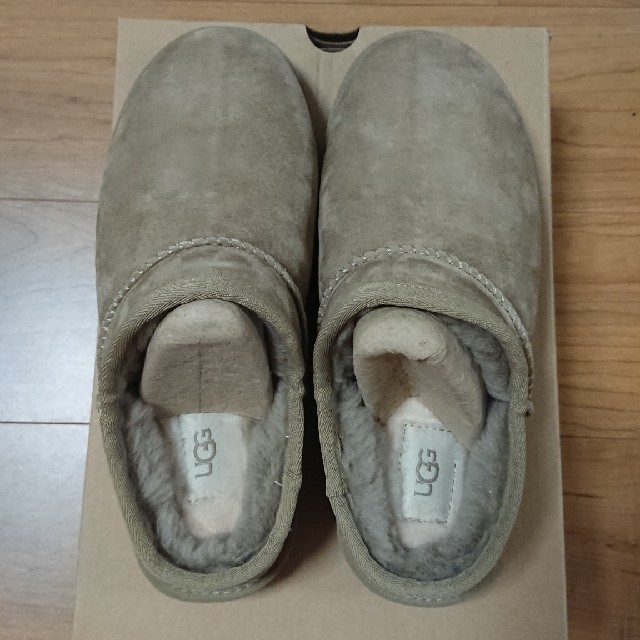 FRAMeWORK(フレームワーク)のazuさま専用 FRAMeWORK【UGG】 CLASSIC SLIPPER レディースの靴/シューズ(スリッポン/モカシン)の商品写真