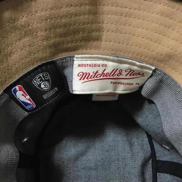 MITCHELL & NESS(ミッチェルアンドネス)の【美品】brooklyn NETS NBA バケットハット レディースの帽子(ハット)の商品写真