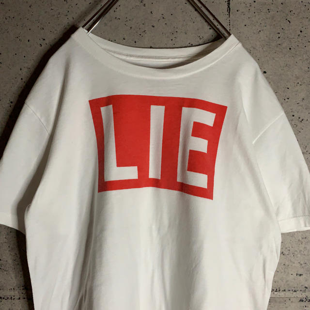 UNIF(ユニフ)のUNIF ユニフ ロゴTシャツ LIE T レディースのトップス(Tシャツ(半袖/袖なし))の商品写真