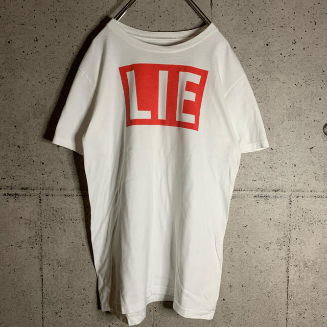 UNIF(ユニフ)のUNIF ユニフ ロゴTシャツ LIE T レディースのトップス(Tシャツ(半袖/袖なし))の商品写真