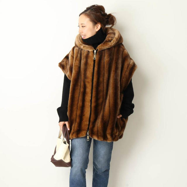 DEUXIEME CLASSE(ドゥーズィエムクラス)のdeuxieme classe a point ファーベスト　FUR VEST レディースのトップス(ベスト/ジレ)の商品写真