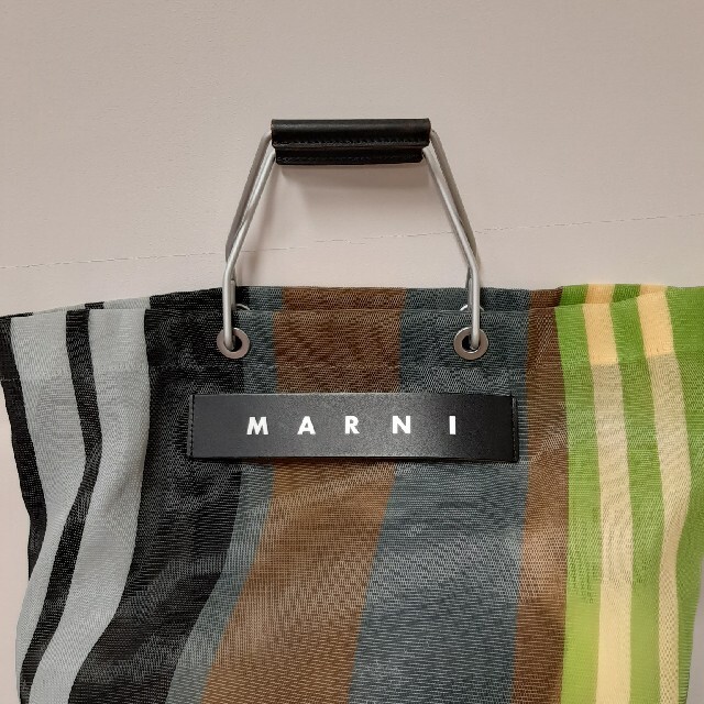 Marni(マルニ)のaaさま　MARNI MARKET  新色ソフトベージュ　入手困難　 レディースのバッグ(トートバッグ)の商品写真