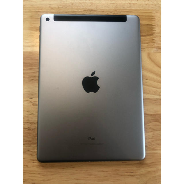 iPad 第6世代 128GB カバー付