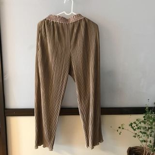 シマムラ(しまむら)の送料込♡プチプラのあや　カットミニプリーツパンツ　M ベージュ　中肌色 しまむら(カジュアルパンツ)