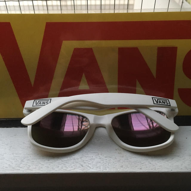 VANS(ヴァンズ)の＊vans ミラーサングラス＊ レディースのファッション小物(サングラス/メガネ)の商品写真