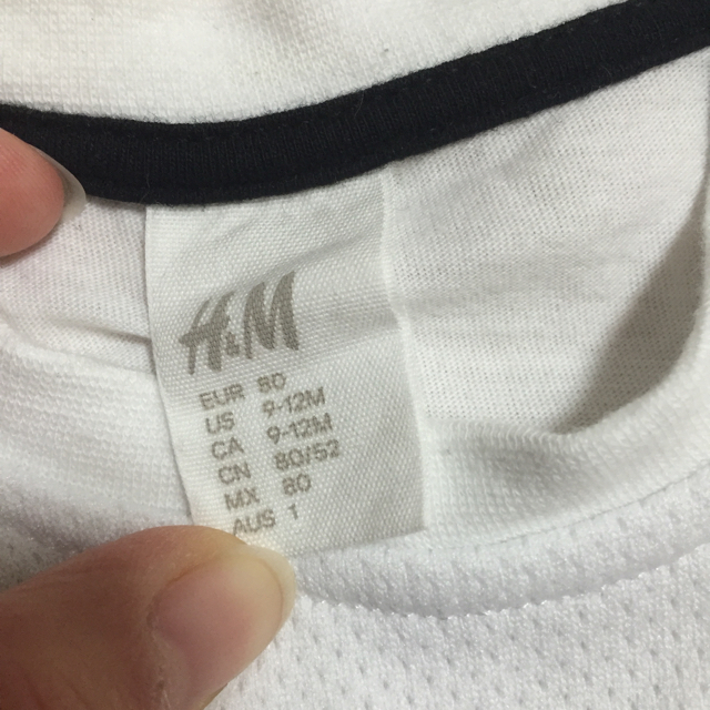 H&M(エイチアンドエム)のH&M kidsTシャツ キッズ/ベビー/マタニティのベビー服(~85cm)(Ｔシャツ)の商品写真