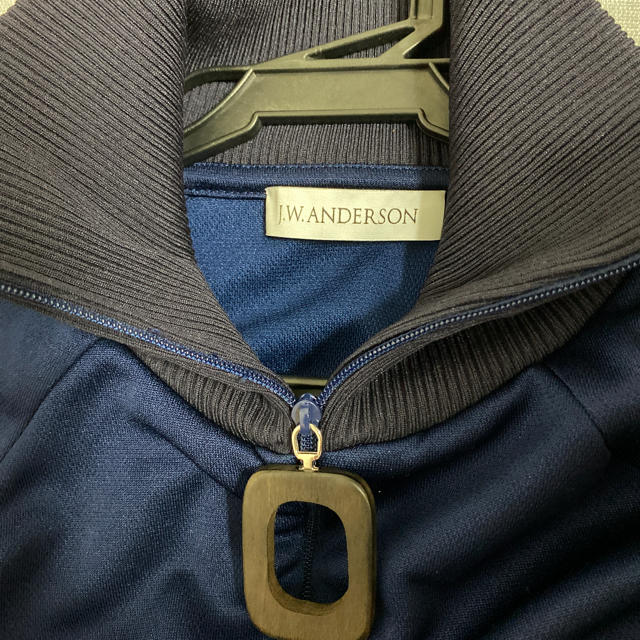 J.W.ANDERSON(ジェイダブリューアンダーソン)のjw anderson ハーフジッププルオーバージャージ　値下げ中 メンズのジャケット/アウター(ナイロンジャケット)の商品写真