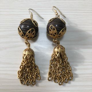 美品 ピアス ロング イタリア製 ゴールド フリンジ 個性的 ブラック (ピアス)