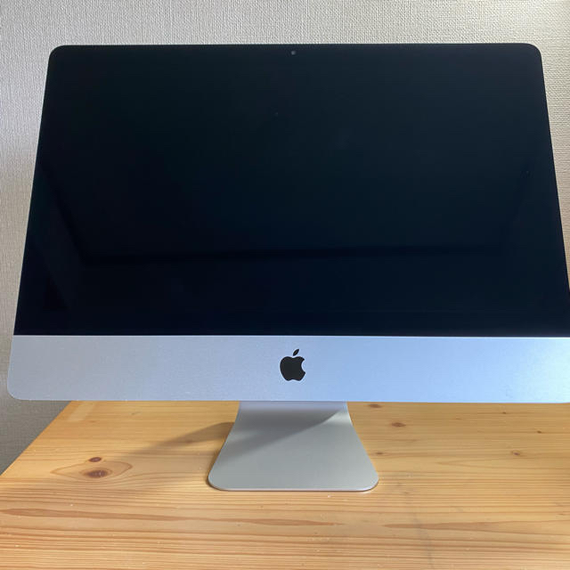 Mac (Apple)(マック)のiMac (Retina 4K, 21.5インチ, 2019) スマホ/家電/カメラのPC/タブレット(デスクトップ型PC)の商品写真