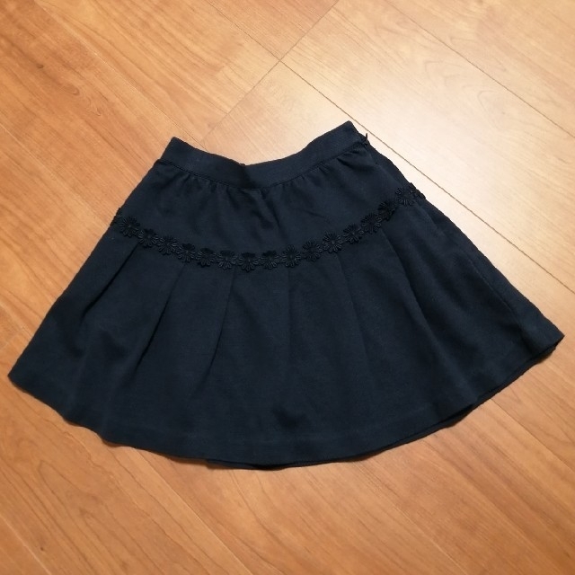 TOCCA(トッカ)のTOCCA お花フレアスカート  ネイビー 120 キッズ/ベビー/マタニティのキッズ服女の子用(90cm~)(スカート)の商品写真