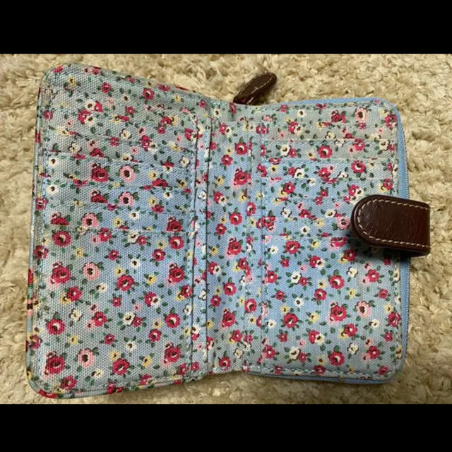 Cath Kidston(キャスキッドソン)の2011 キャスキッドソンCath Kidston フォールデッド ジッパー財布 レディースのファッション小物(財布)の商品写真