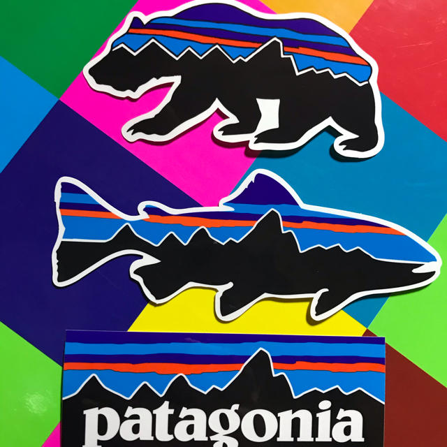 patagonia(パタゴニア)の★最新作★新品未使用　パタゴニア　フィッツロイ柄ステッカー　3枚セット　ベア スポーツ/アウトドアのアウトドア(その他)の商品写真