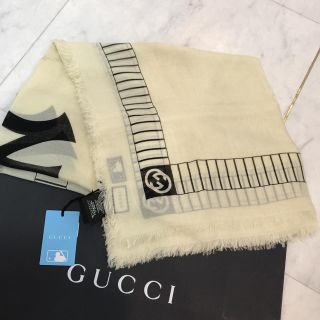 グッチ(Gucci)の☆新品☆GUCCI ヤンキースコラボ　ストール　シルク混　アイボリー(ストール)