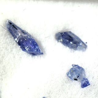 ベニトアイトの宝石質欠片(原石)の通販 by Hami's Mineral|ラクマ