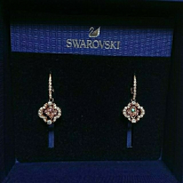 SWAROVSKI SPARKLING DANCE CLOVER ピアス