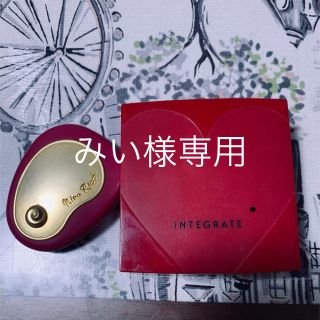 インテグレート(INTEGRATE)のファンデーション　残量8割　ニナリッチアイシャドウ残量9割(ファンデーション)