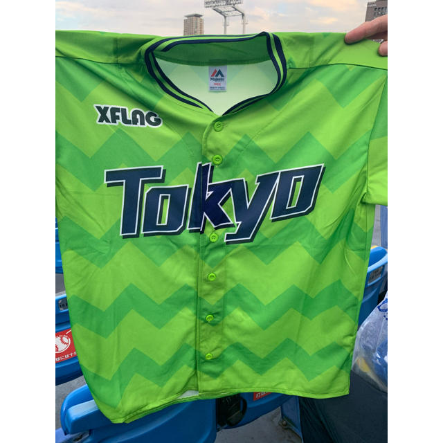 【2枚セット】東京ヤクルトスワローズ　ユニフォーム スポーツ/アウトドアの野球(応援グッズ)の商品写真