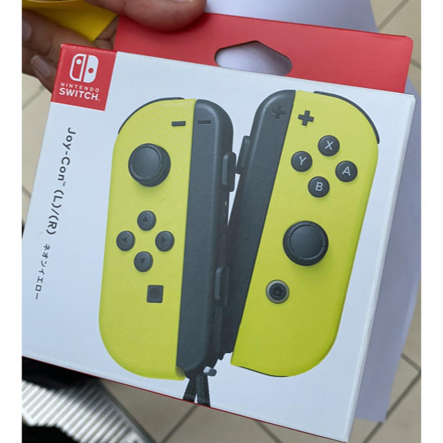 任天堂switch スイッチ コントローラー