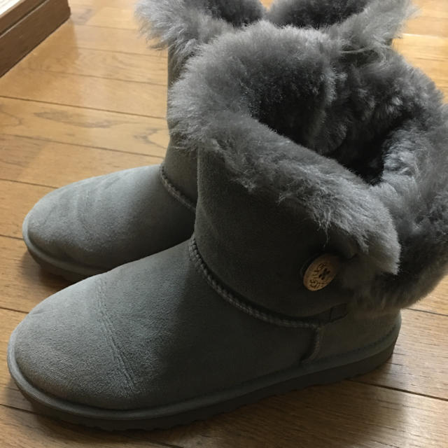 美品！ UGG アグ Australia Bailey Button グレー