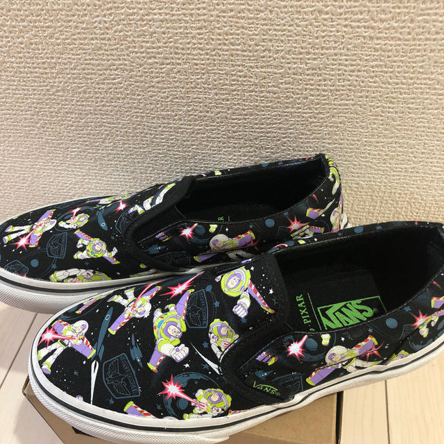 VANS(ヴァンズ)の新品！VANS 19㎝ バズ　スニーカー  スリッポン キッズ/ベビー/マタニティのキッズ靴/シューズ(15cm~)(スニーカー)の商品写真