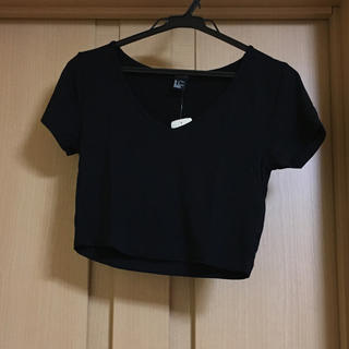 フォーエバートゥエンティーワン(FOREVER 21)のフォーエバー21 黒 ヘソ出しティシャツ(Tシャツ(半袖/袖なし))