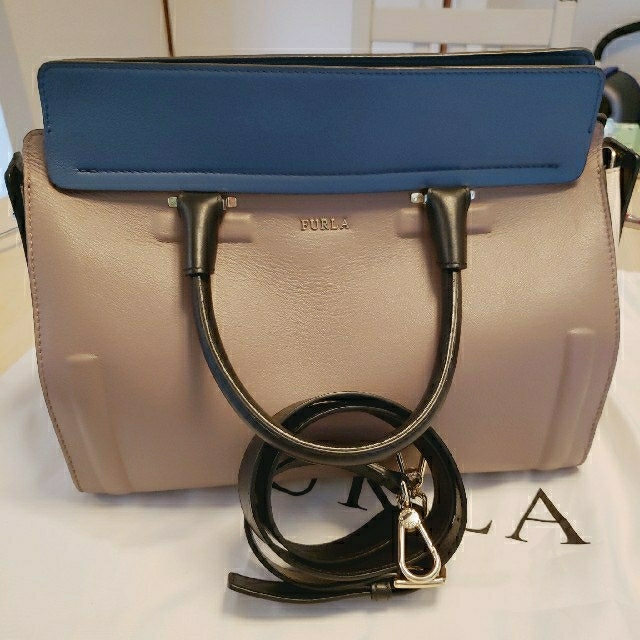 Furla(フルラ)の【美品】FURLA　ヴァレンティナサッチェル M　バッグ レディースのバッグ(ハンドバッグ)の商品写真