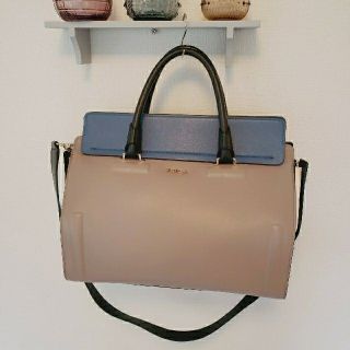 フルラ(Furla)の【美品】FURLA　ヴァレンティナサッチェル M　バッグ(ハンドバッグ)