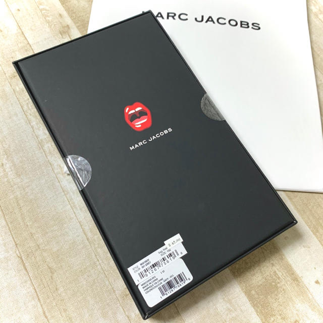 MARC JACOBS(マークジェイコブス)の新品未使用  マークジェイコブス グレー iPhone XS Maxケース スマホ/家電/カメラのスマホアクセサリー(iPhoneケース)の商品写真